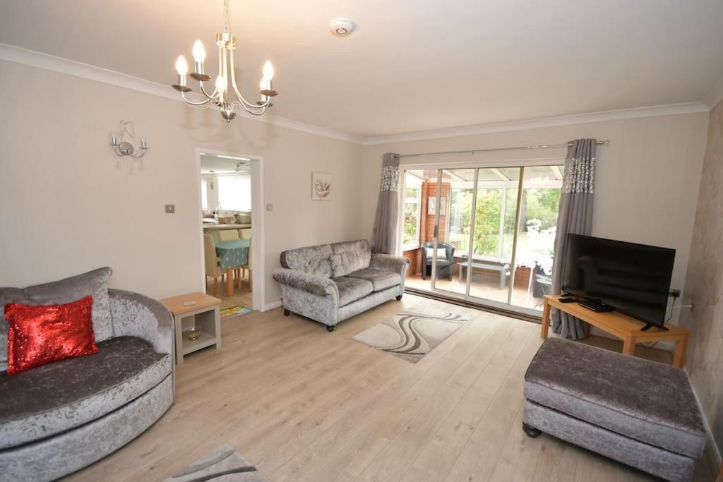 Little Hare Lodge - Spacious 2 Bedroom Attached Bungalow Woodhall Spa Exterior photo